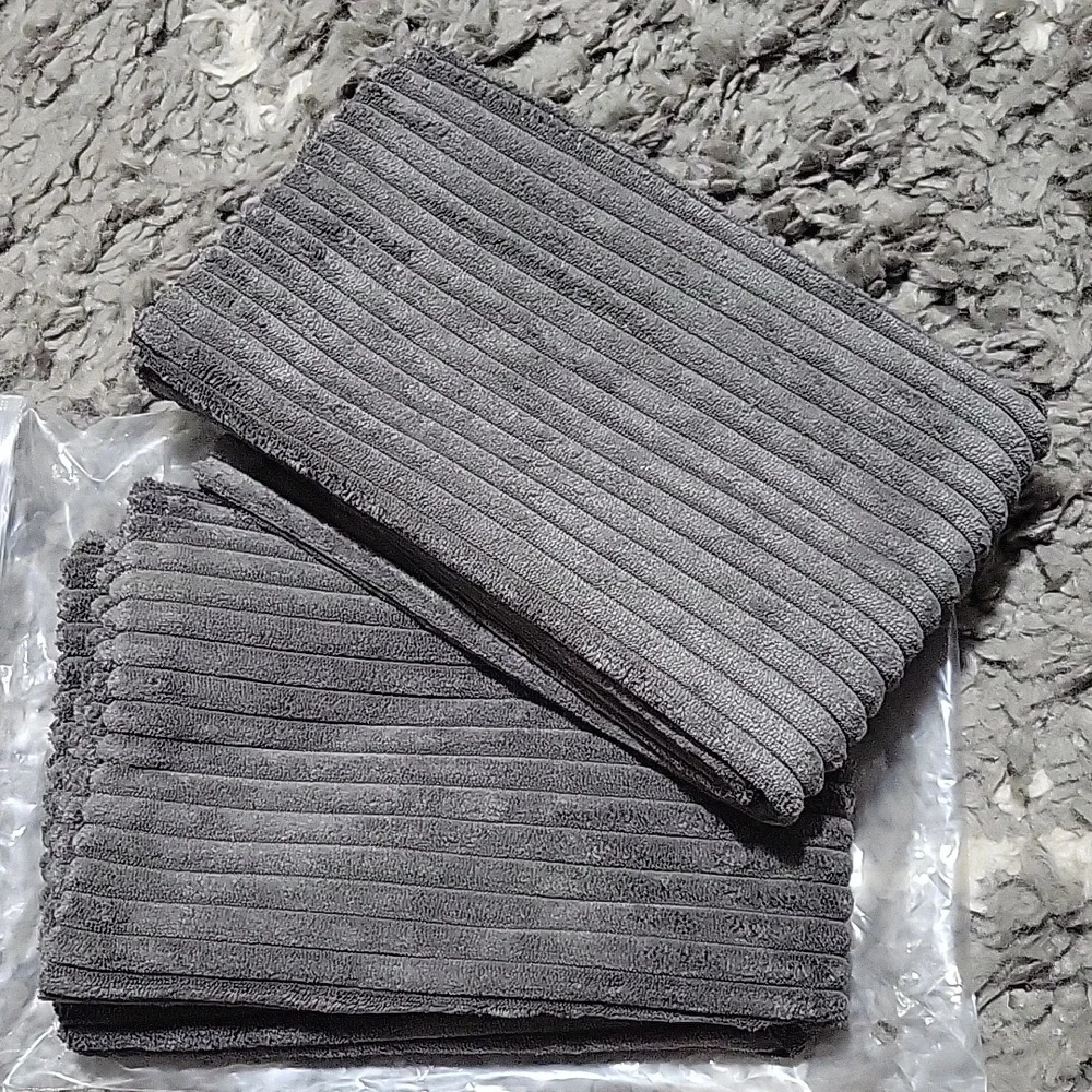 Home Brilliant Dark Grey Pillow covers 18" x 18" NIP - Picture 2 of 6